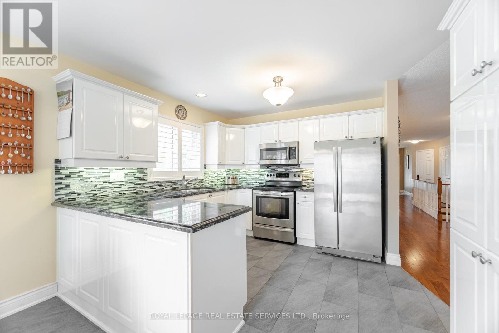 204 Eaton Street, Halton Hills (Georgetown), Ontario  L7G 5Y2 - Photo 17 - W12173117