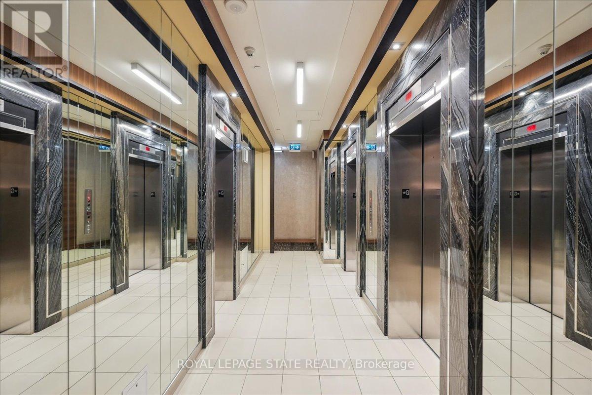 2013 - 17 Zorra Street, Toronto, Ontario  M8Z 4Z6 - Photo 10 - W12173145