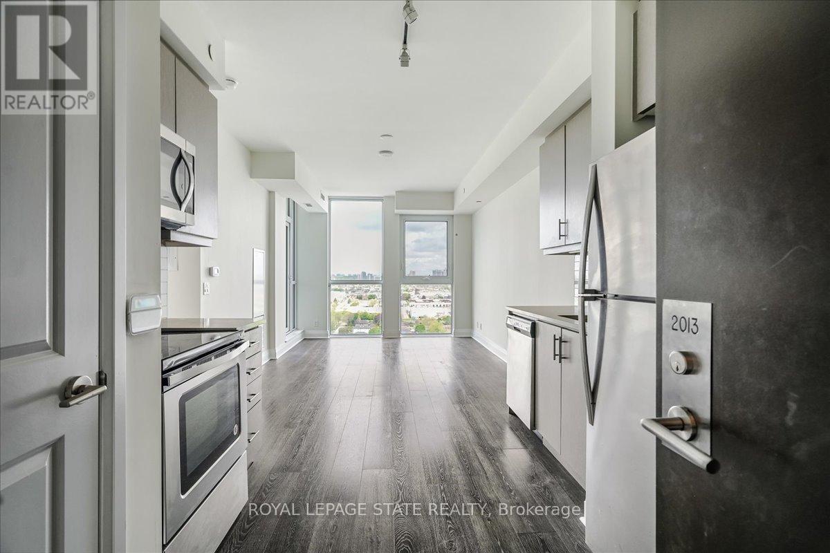 2013 - 17 Zorra Street, Toronto, Ontario  M8Z 4Z6 - Photo 11 - W12173145