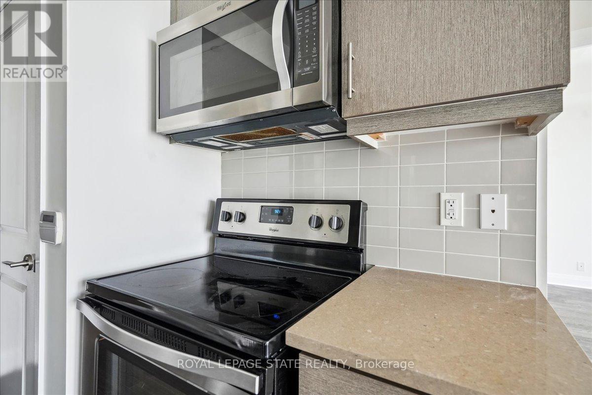 2013 - 17 Zorra Street, Toronto, Ontario  M8Z 4Z6 - Photo 14 - W12173145