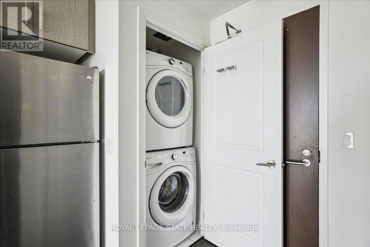 2013 - 17 Zorra Street, Toronto, Ontario  M8Z 4Z6 - Photo 15 - W12173145