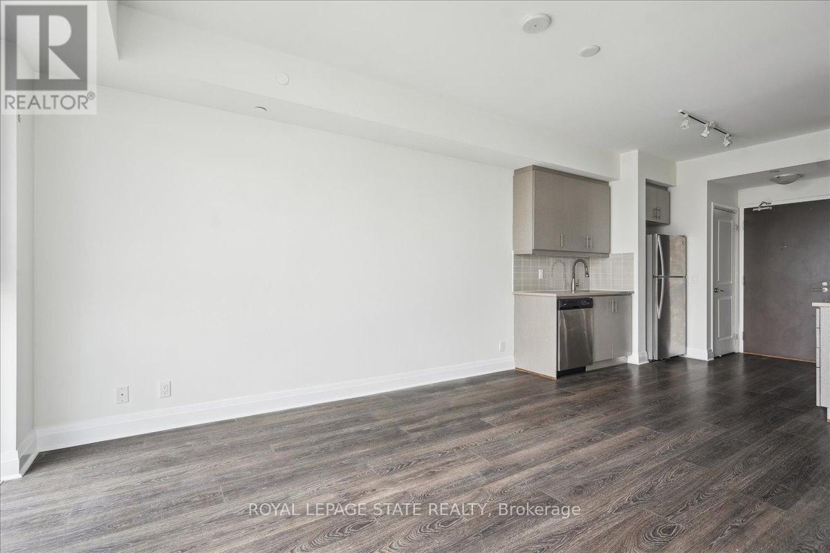 2013 - 17 Zorra Street, Toronto, Ontario  M8Z 4Z6 - Photo 19 - W12173145