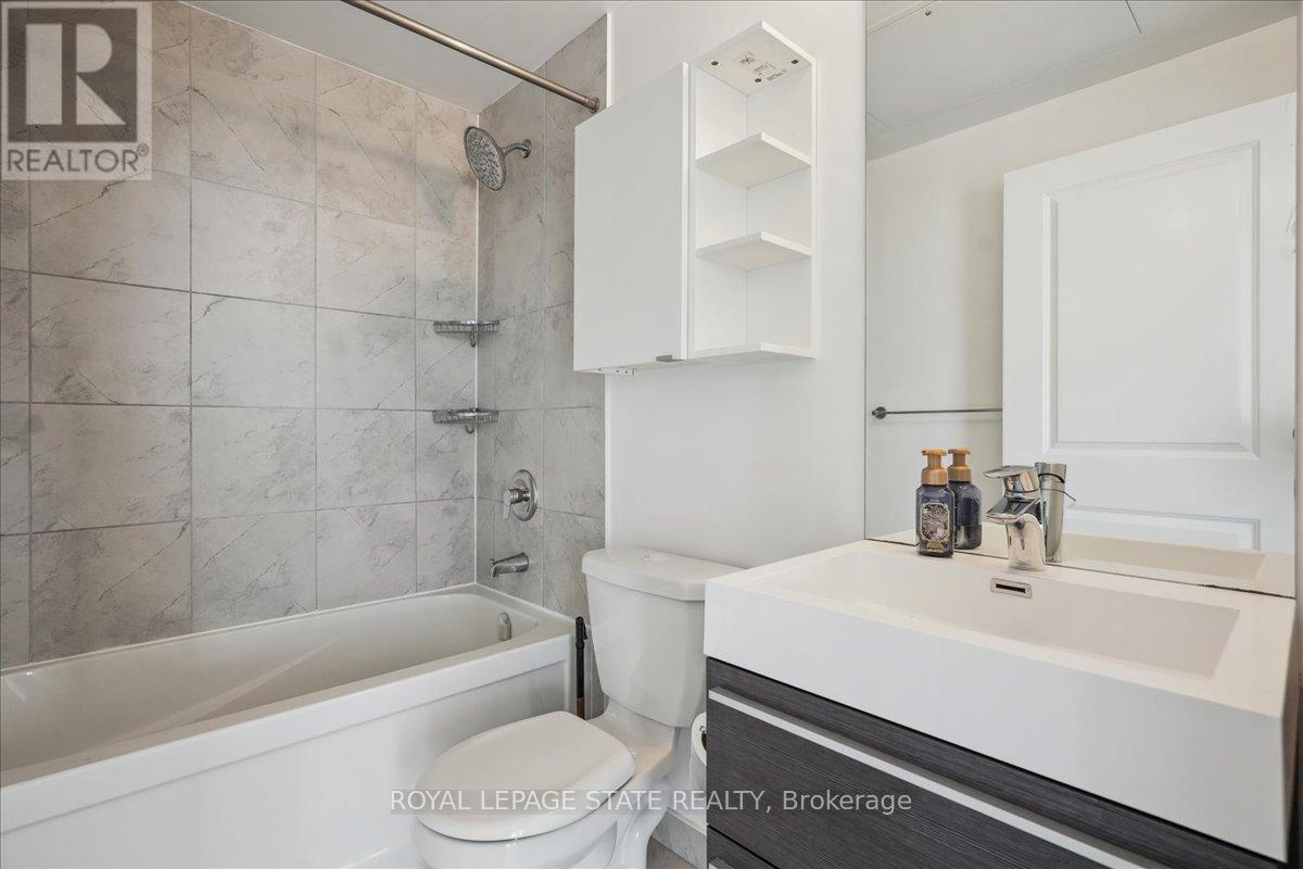 2013 - 17 Zorra Street, Toronto, Ontario  M8Z 4Z6 - Photo 21 - W12173145