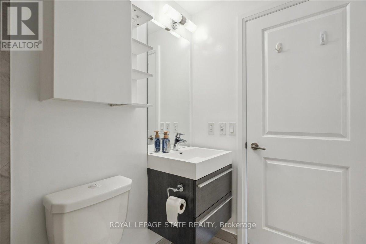 2013 - 17 Zorra Street, Toronto, Ontario  M8Z 4Z6 - Photo 22 - W12173145