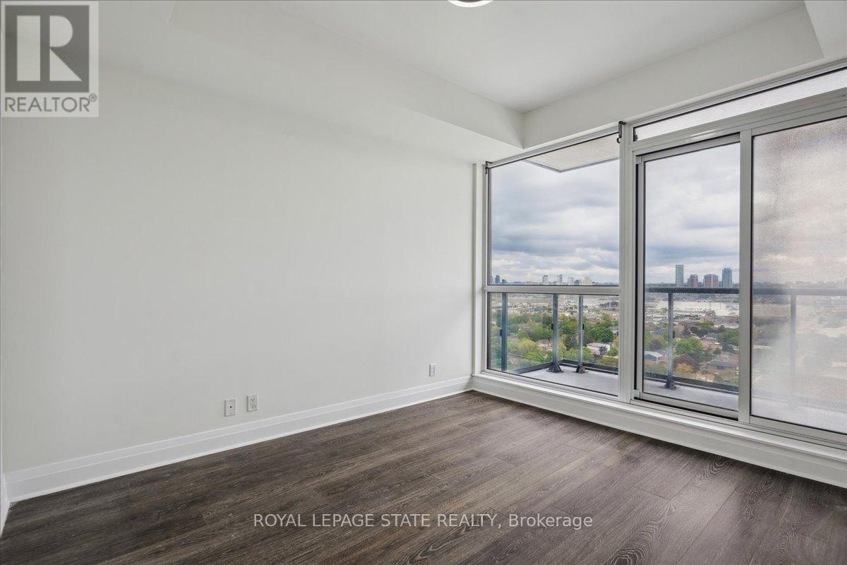 2013 - 17 Zorra Street, Toronto, Ontario  M8Z 4Z6 - Photo 23 - W12173145