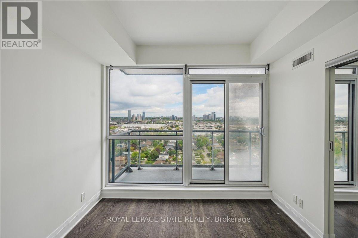 2013 - 17 Zorra Street, Toronto, Ontario  M8Z 4Z6 - Photo 24 - W12173145