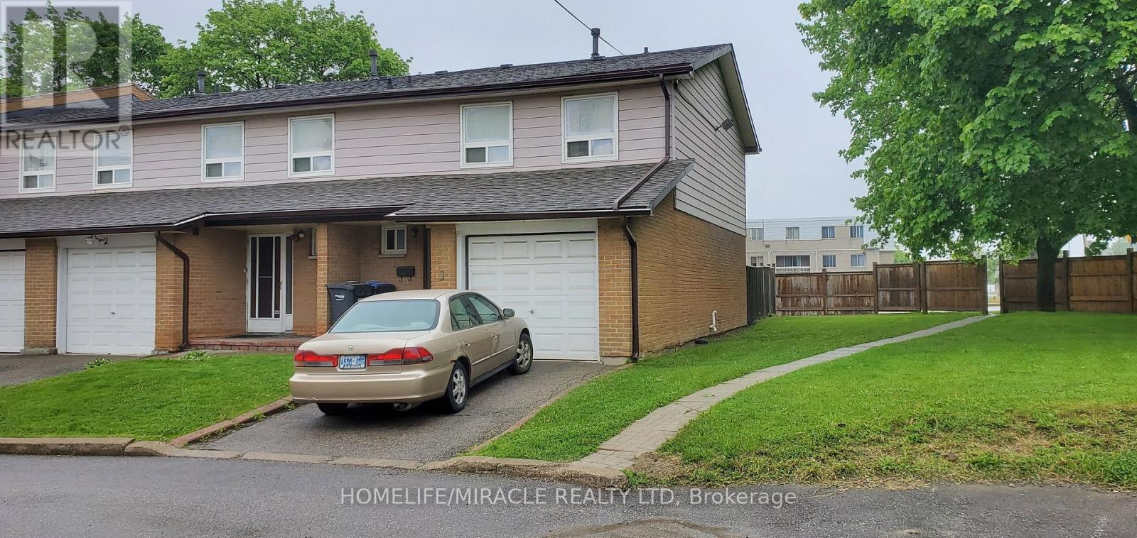 1 - 3525 Brandon Gate, Mississauga, Ontario  L4T 3M3 - Photo 1 - W12173152