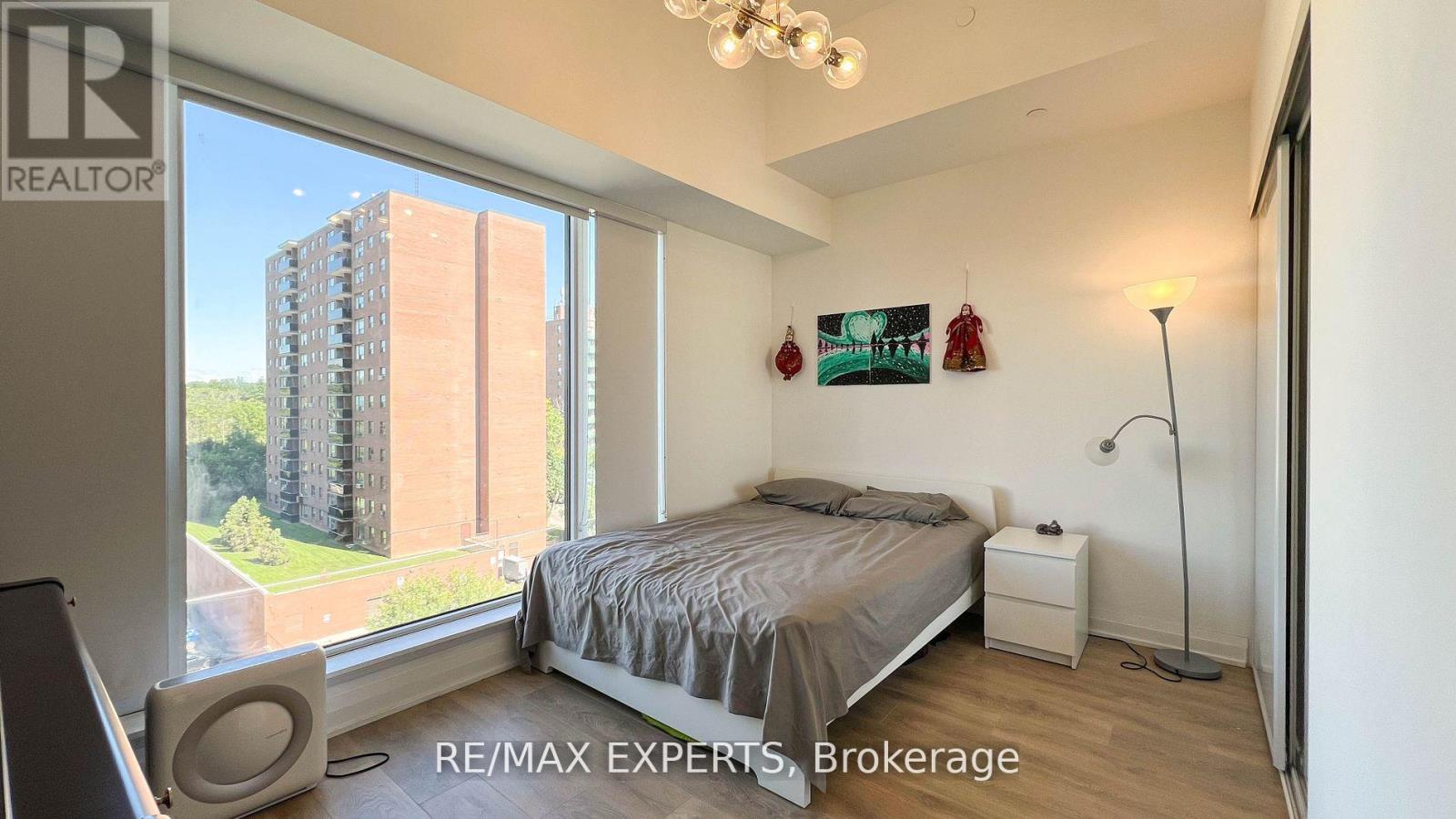 718 - 21 Park Street E, Mississauga, Ontario  L5G 1L7 - Photo 11 - W12173194