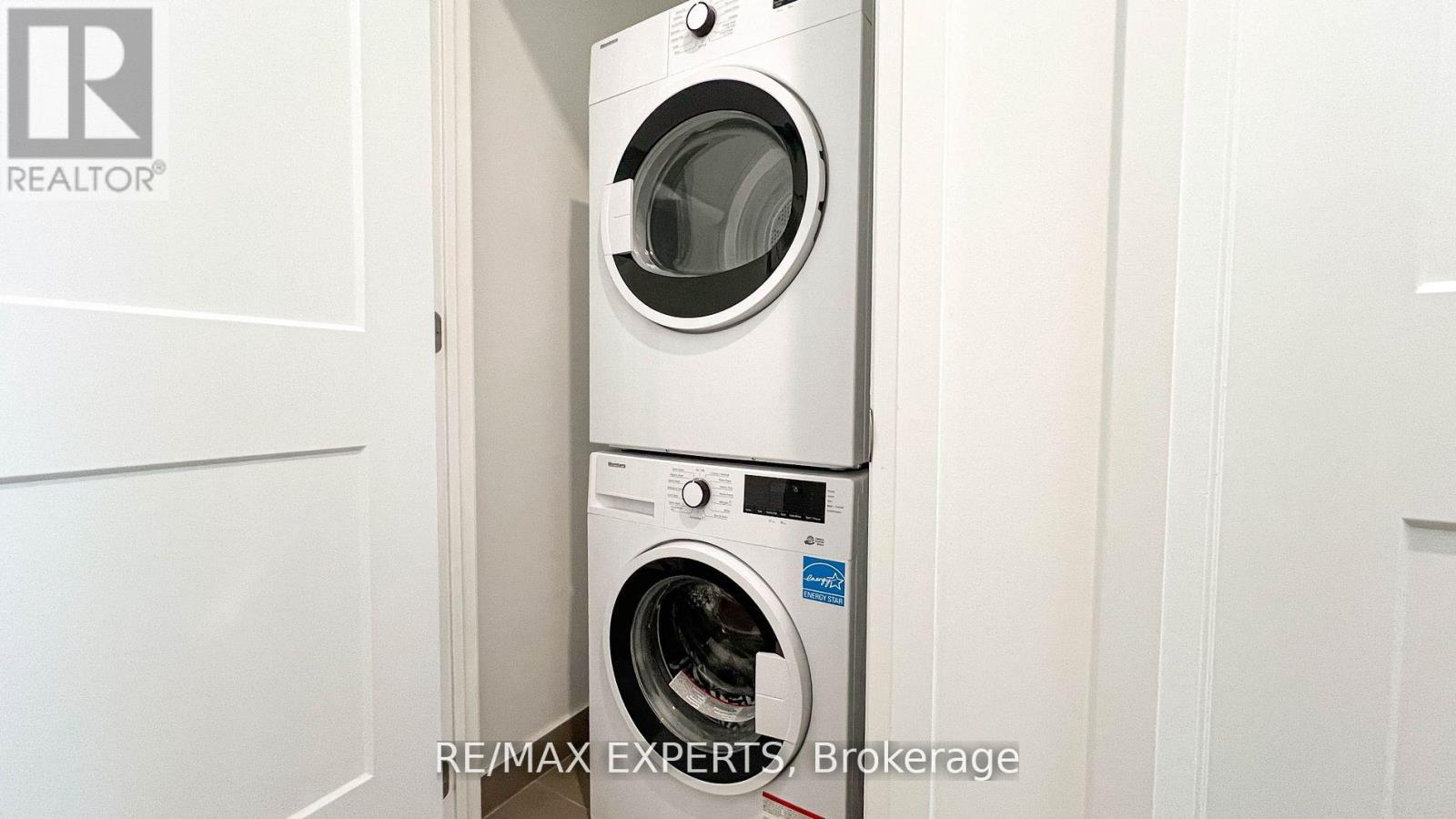 718 - 21 Park Street E, Mississauga, Ontario  L5G 1L7 - Photo 14 - W12173194
