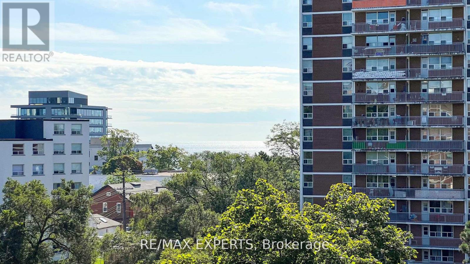 718 - 21 Park Street E, Mississauga, Ontario  L5G 1L7 - Photo 19 - W12173194