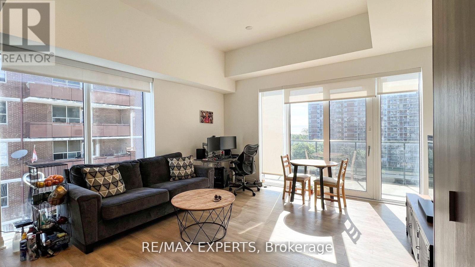 718 - 21 Park Street E, Mississauga, Ontario  L5G 1L7 - Photo 8 - W12173194