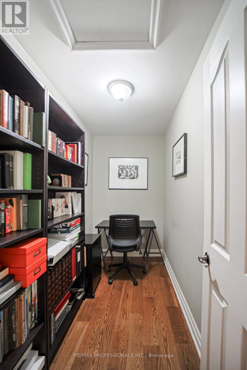 53 Jopling Avenue N, Toronto, Ontario  M9B 4G3 - Photo 25 - W12173212