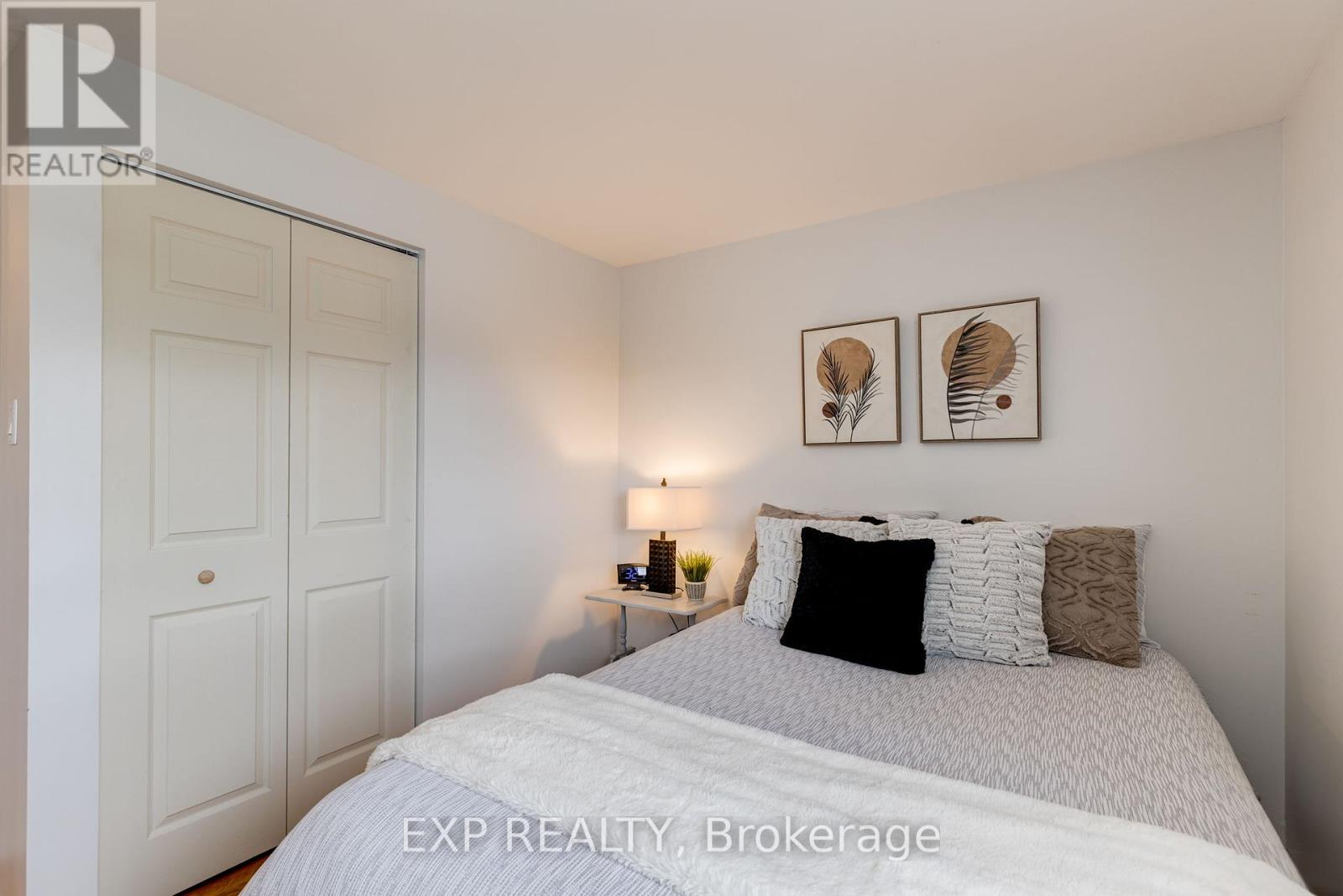 10 Flamingo Crescent, Brampton, Ontario  L6T 2G5 - Photo 18 - W12173228