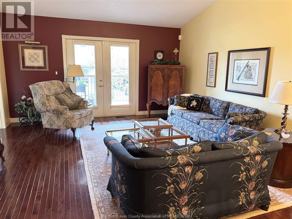 Property at 67 QUEENS HILL CRESCENT image 2