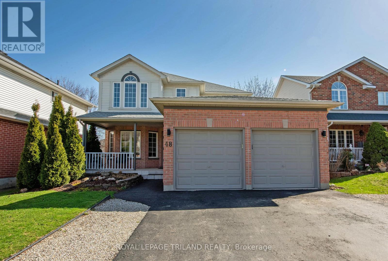 48 Meadowoak Crescent