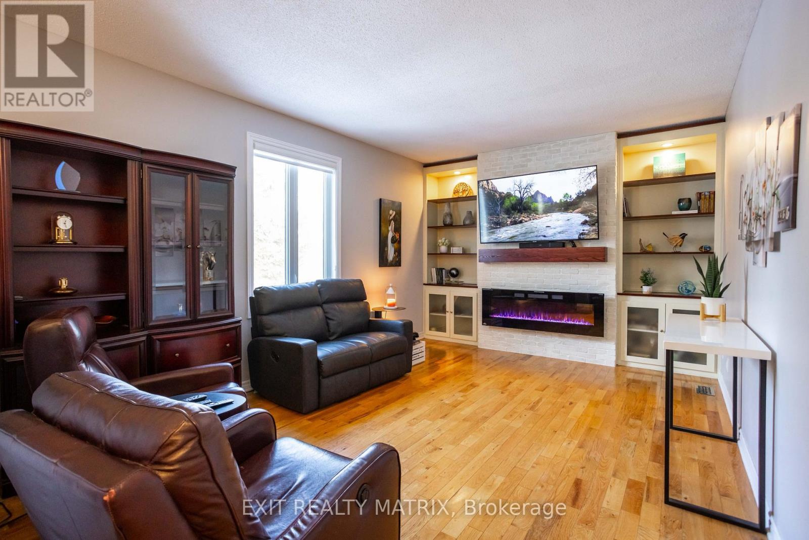 98 Menard Street, Russell, Ontario  K0A 1W1 - Photo 11 - X12173322