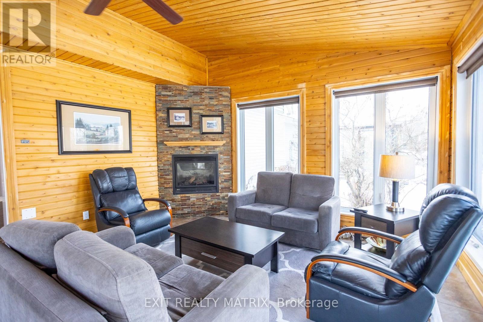 98 Menard Street, Russell, Ontario  K0A 1W1 - Photo 13 - X12173322