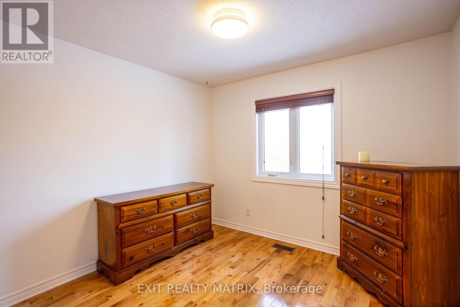 98 Menard Street, Russell, Ontario  K0A 1W1 - Photo 17 - X12173322