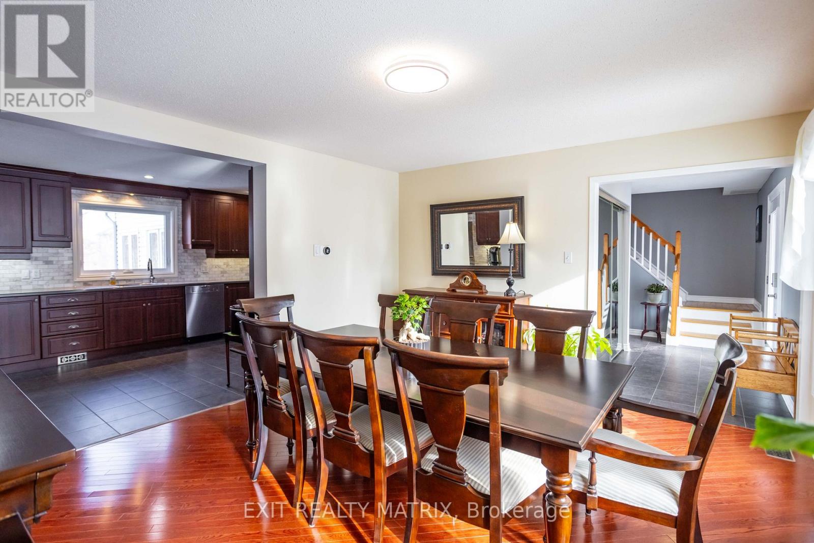 98 Menard Street, Russell, Ontario  K0A 1W1 - Photo 4 - X12173322