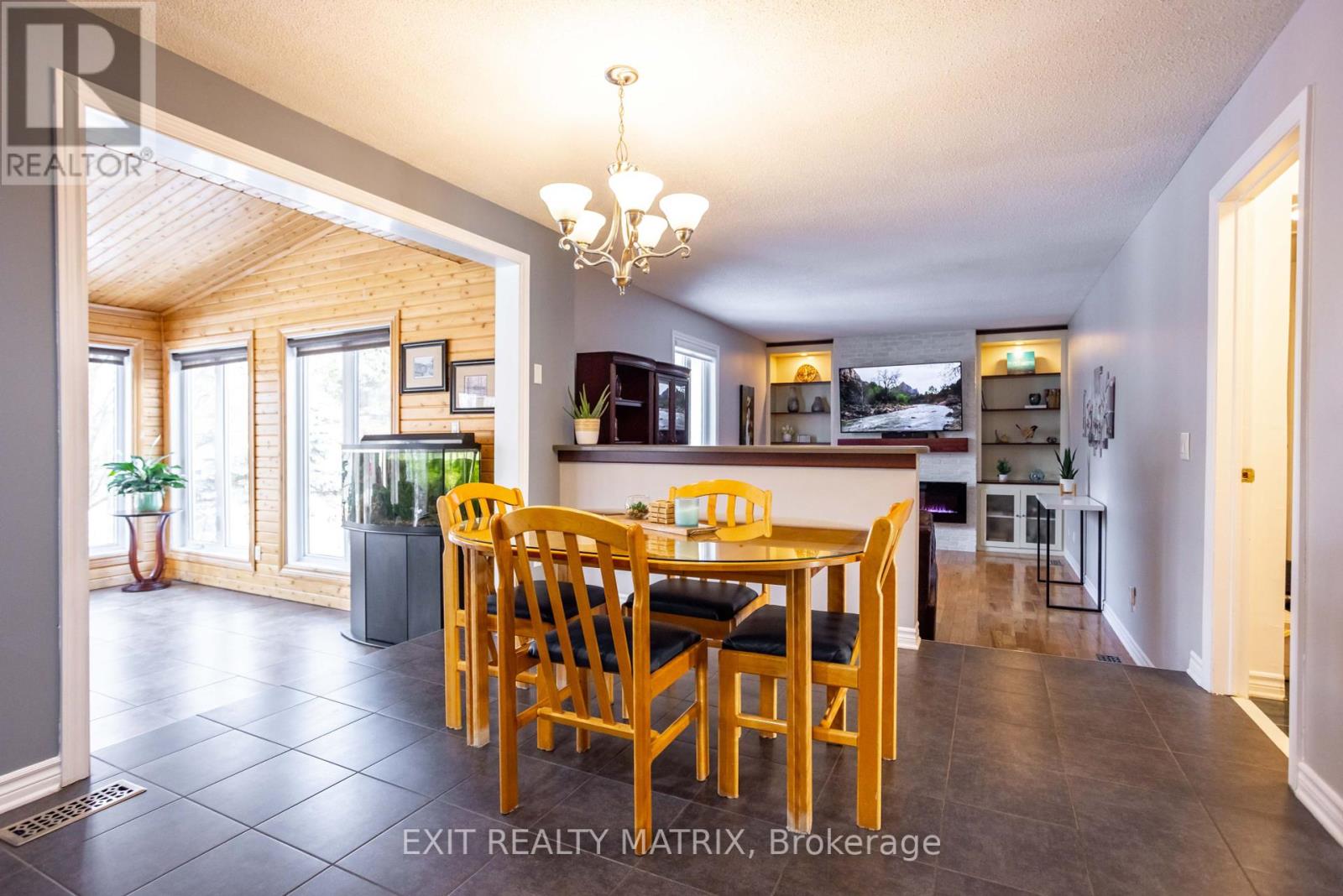 98 Menard Street, Russell, Ontario  K0A 1W1 - Photo 9 - X12173322