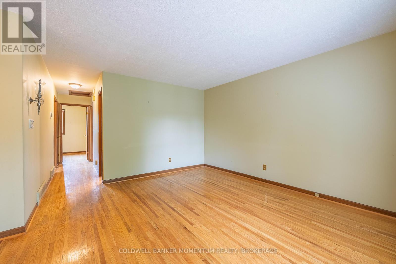 7015 Briarwood Avenue, Niagara Falls, Ontario  L2E 6X9 - Photo 9 - X12173299