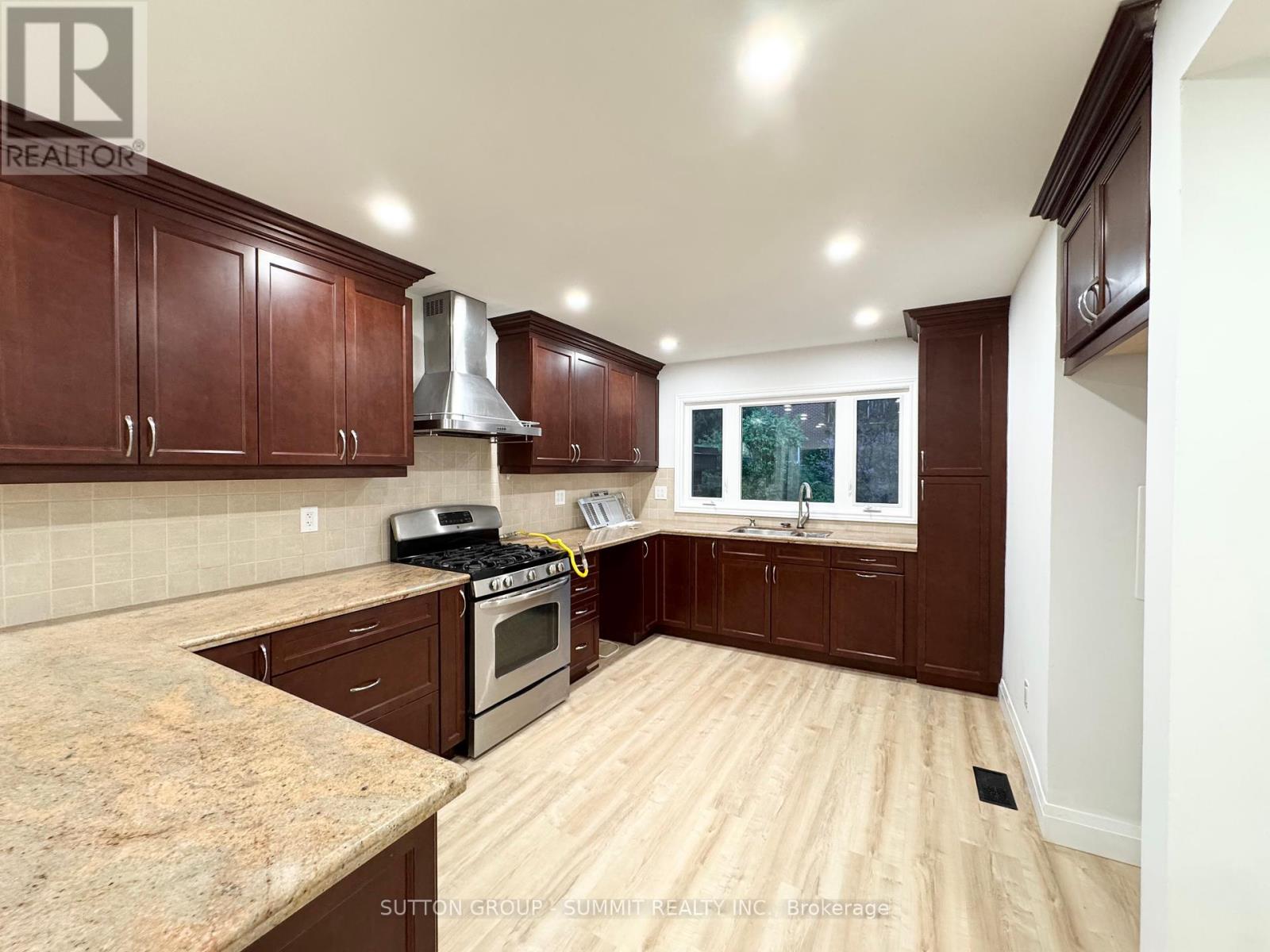 Main Floor - 415 Sanatorium Road, Hamilton, Ontario  L9C 2A7 - Photo 5 - X12173173
