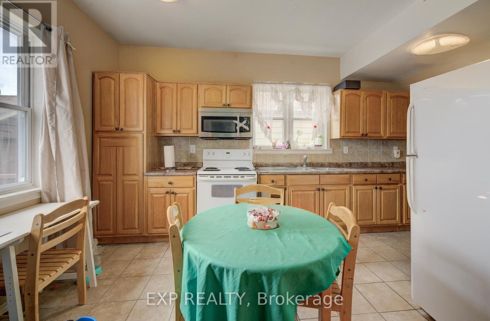 Property at 324 MAPLE AVENUE image 5