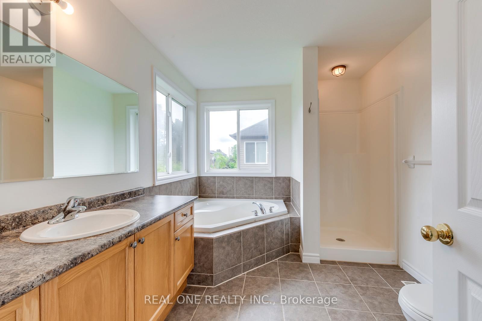 Upper - 132 Dawn Avenue, Guelph, Ontario  N3C 4J5 - Photo 17 - X12173189