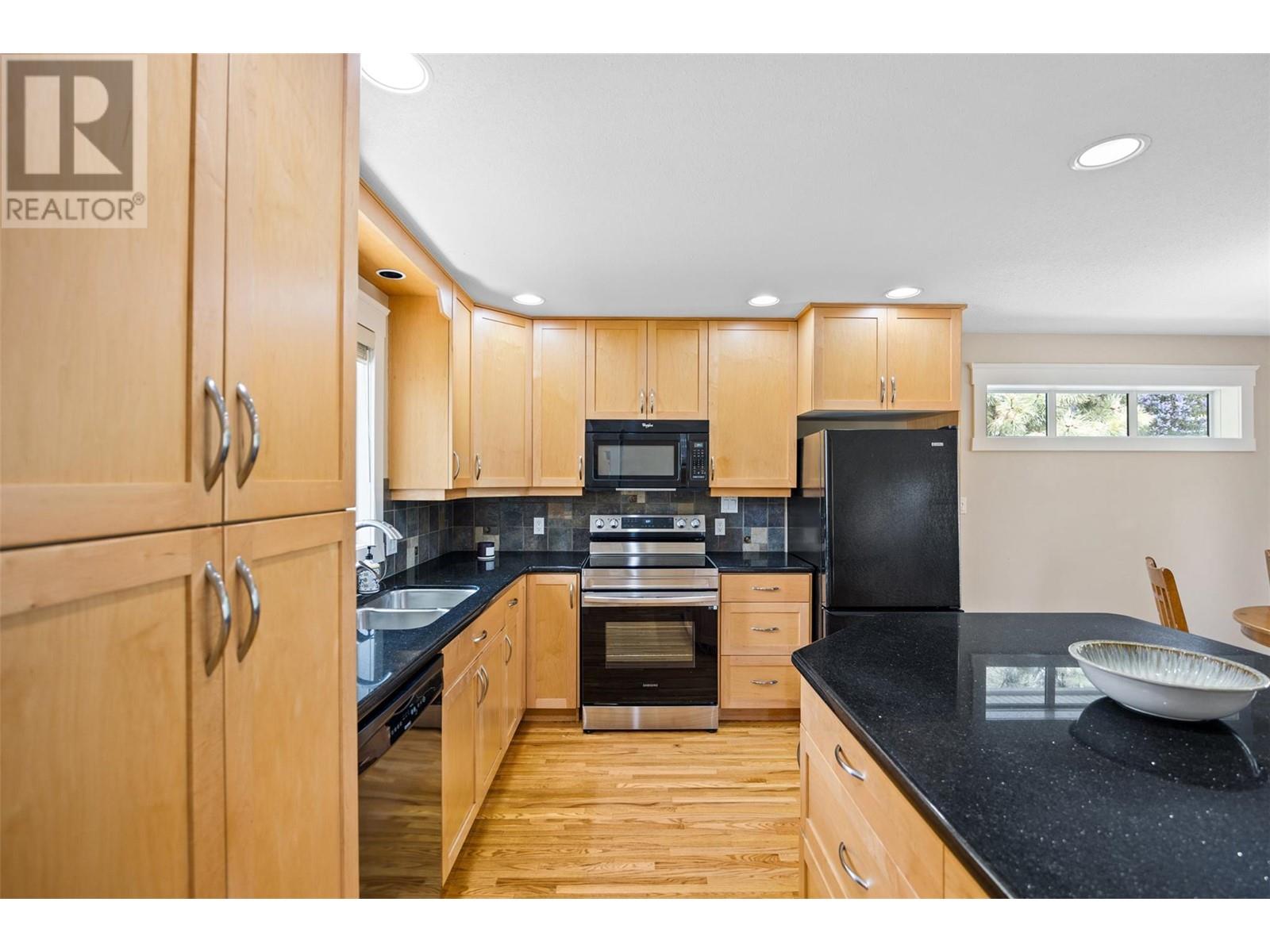 2035 MONTEITH Drive, Kamloops, BC V2E2G5