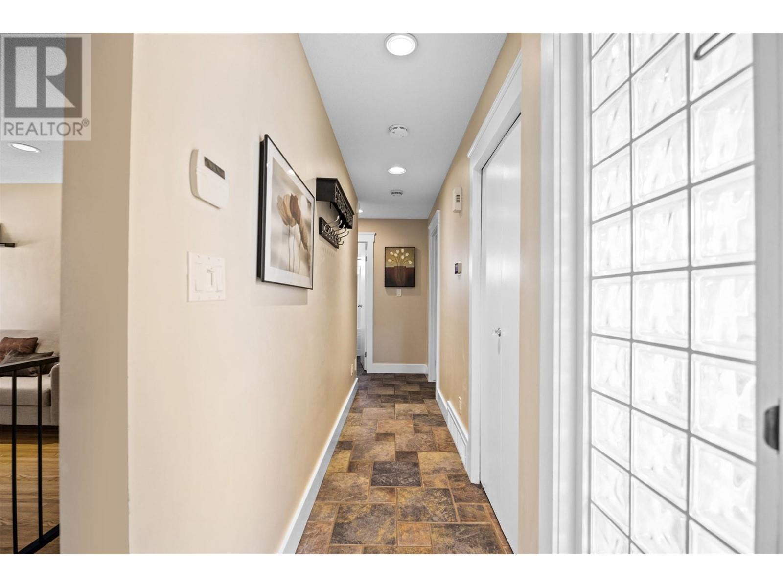 2035 MONTEITH Drive, Kamloops, BC V2E2G5