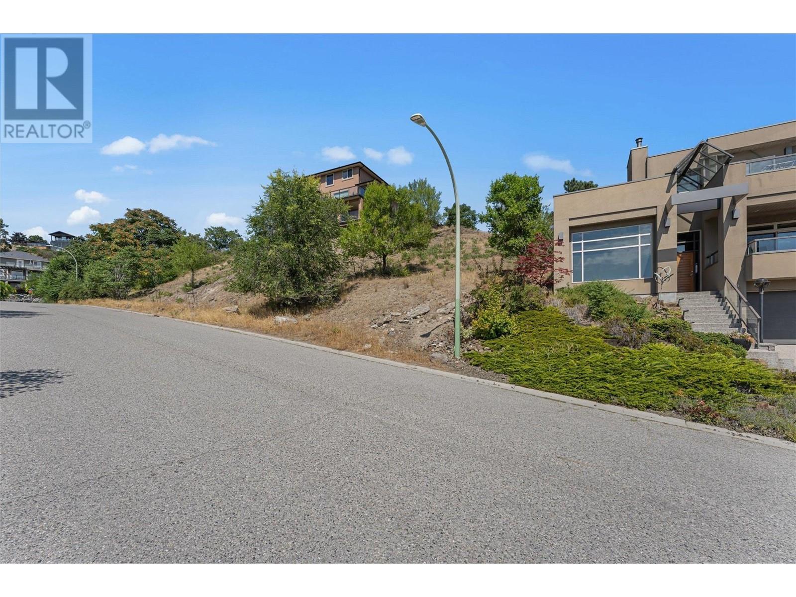 1691 Lindsay Drive, Kelowna, BC V1V2P7