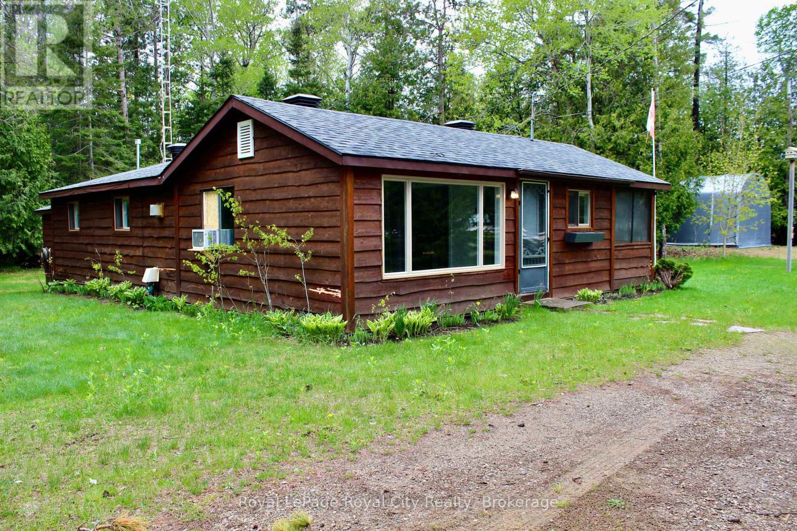 6339 Highway 6 Highway, Northern Bruce Peninsula, Ontario  N0H 2R0 - Photo 2 - X12173245
