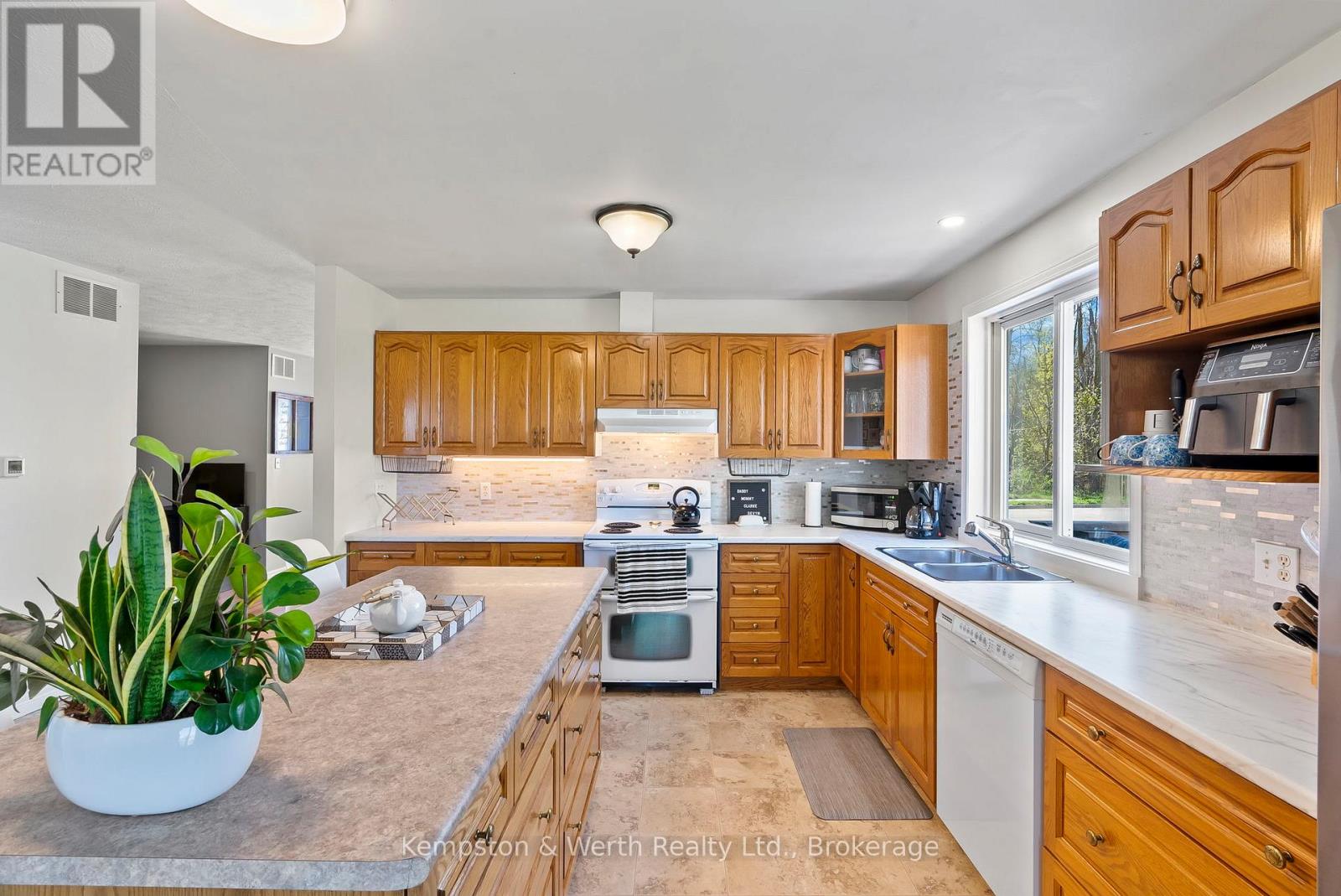 707 Reserve Avenue S, North Perth, Ontario  N4W 2N8 - Photo 15 - X12173284