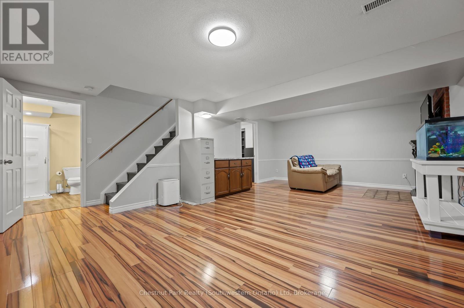 582 Kortright Road W, Guelph, Ontario  N1G 3H8 - Photo 35 - X12173297