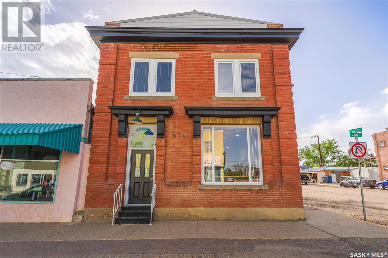 418 Main Street, Gravelbourg, Saskatchewan  S0H 1X0 - Photo 2 - SK006076
