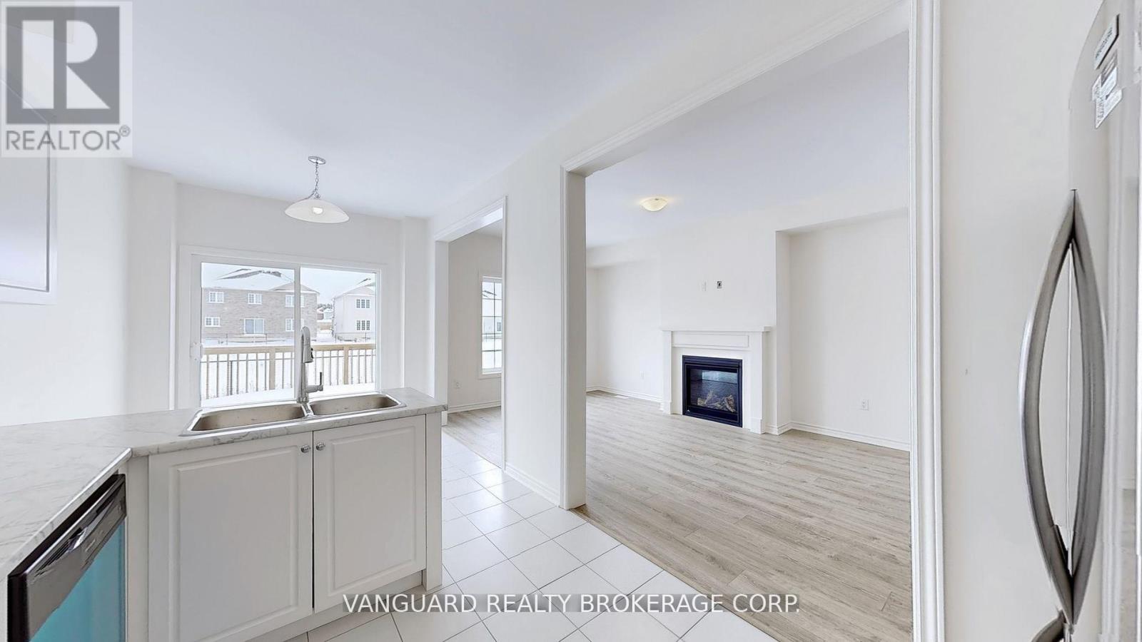 227 Mckenzie Drive, Clearview, Ontario  L0M 1S0 - Photo 11 - S12159834