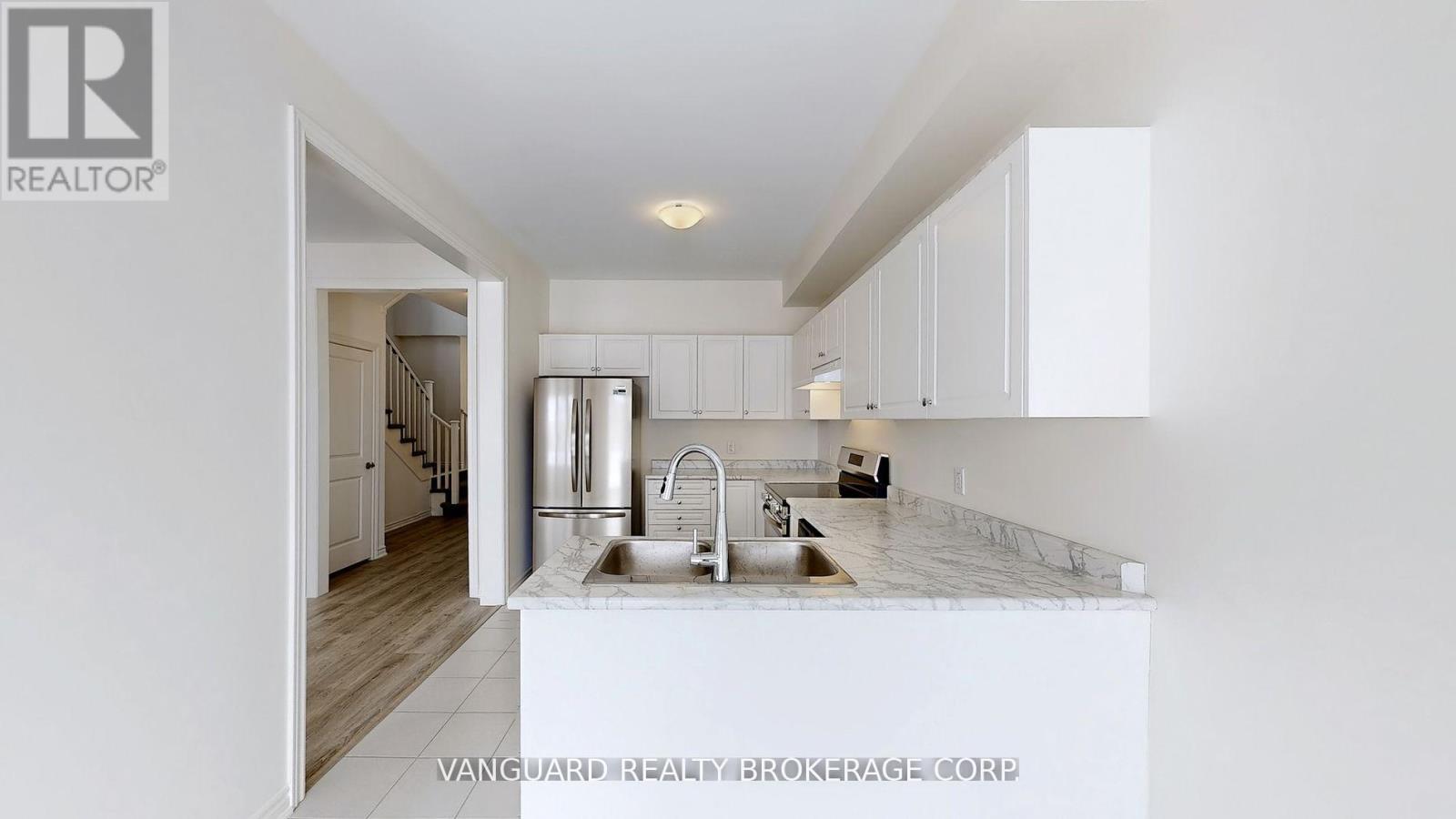 227 Mckenzie Drive, Clearview, Ontario  L0M 1S0 - Photo 9 - S12159834