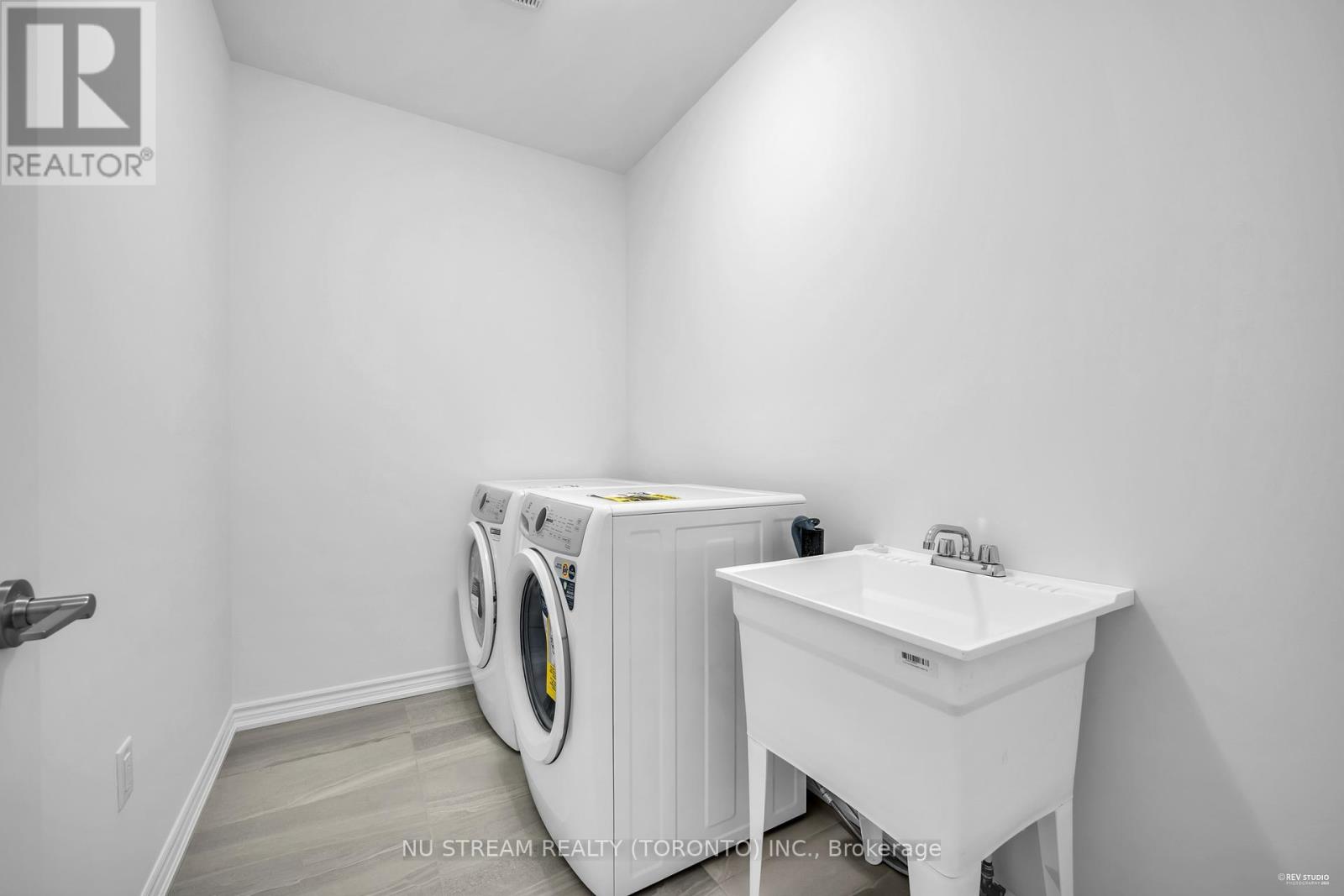 1125 Wheat Boom Drive, Oakville, Ontario  L6H 8B9 - Photo 10 - W12171001