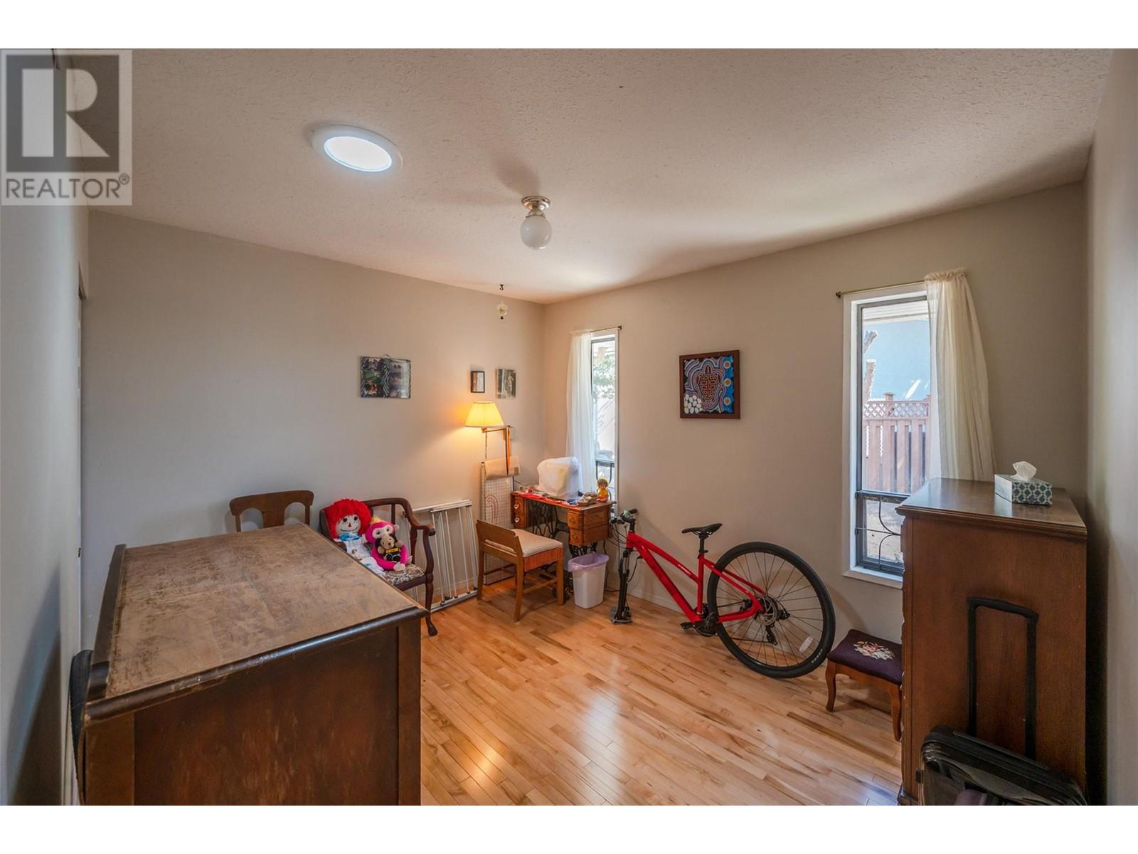3906 Desert Pines Avenue, Peachland, BC V0H1X2