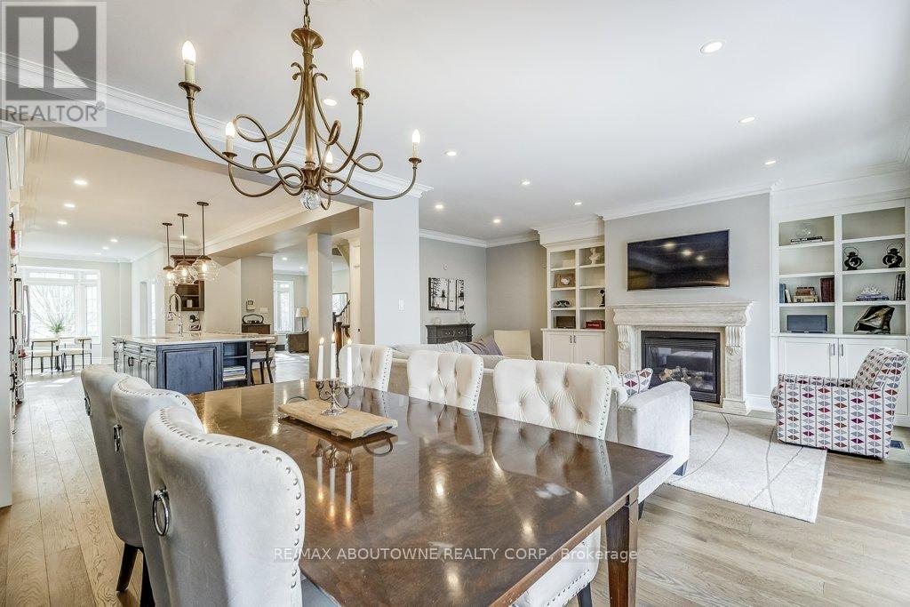 21 Chisholm Street, Oakville (Co Central), Ontario  L6K 3W2 - Photo 3 - W12133086