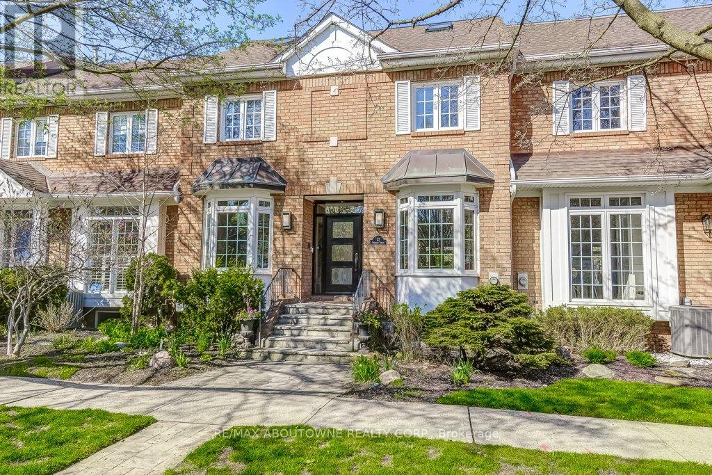 21 Chisholm Street, Oakville, Ontario  L6K 3W2 - Photo 4 - W12133086