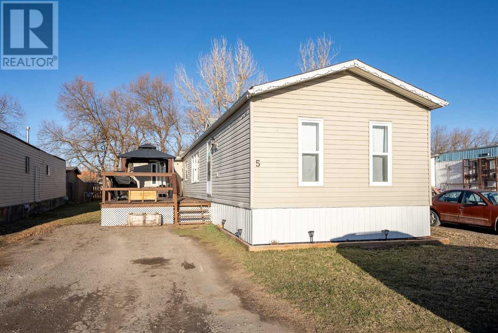 5, 895 Elizabeth Street, Pincher Creek, Alberta  T0K 1W0 - Photo 1 - A2210217