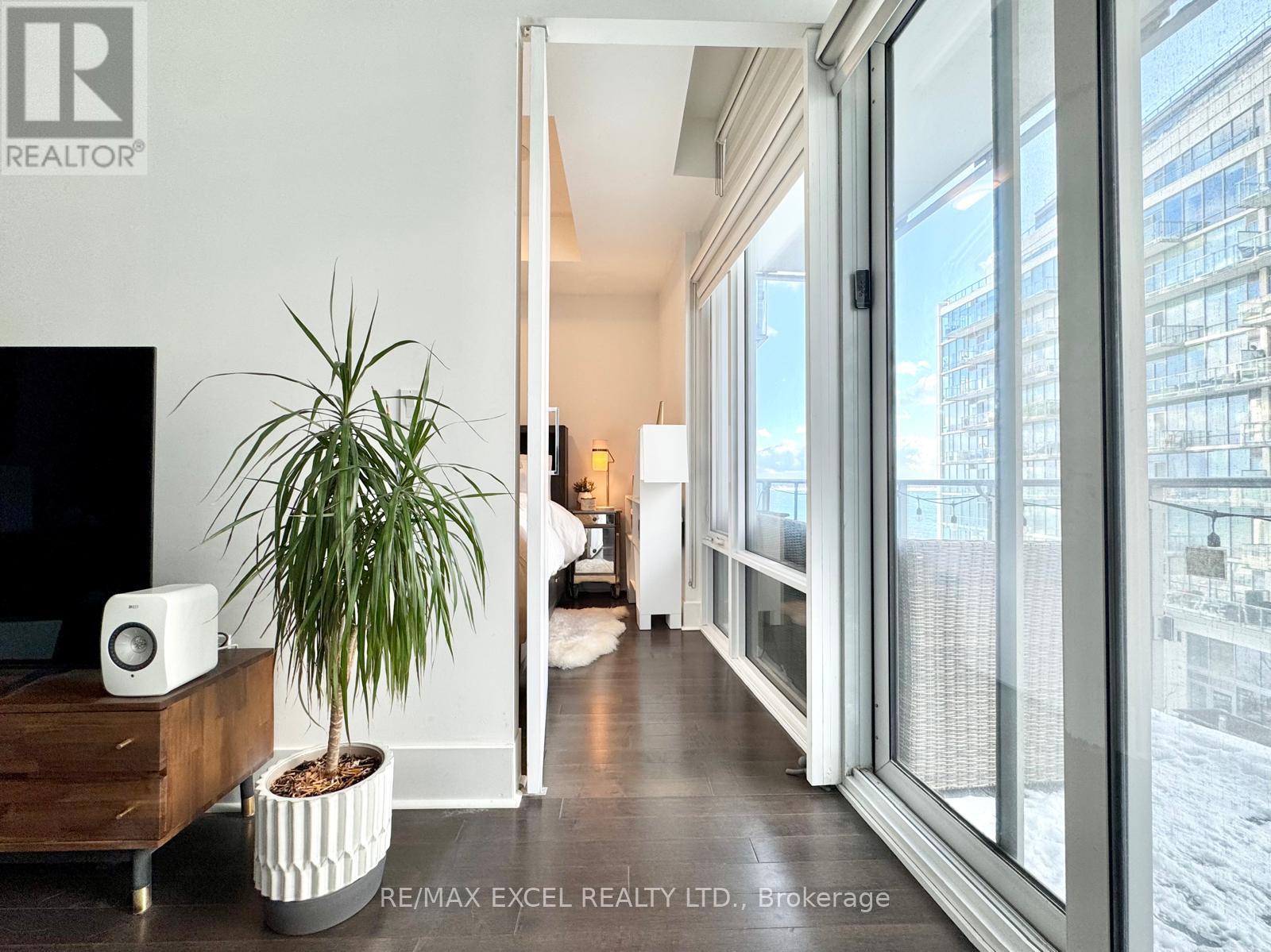528 - 29 Queens Quay E, Toronto, Ontario  M5E 0A4 - Photo 11 - C12154474