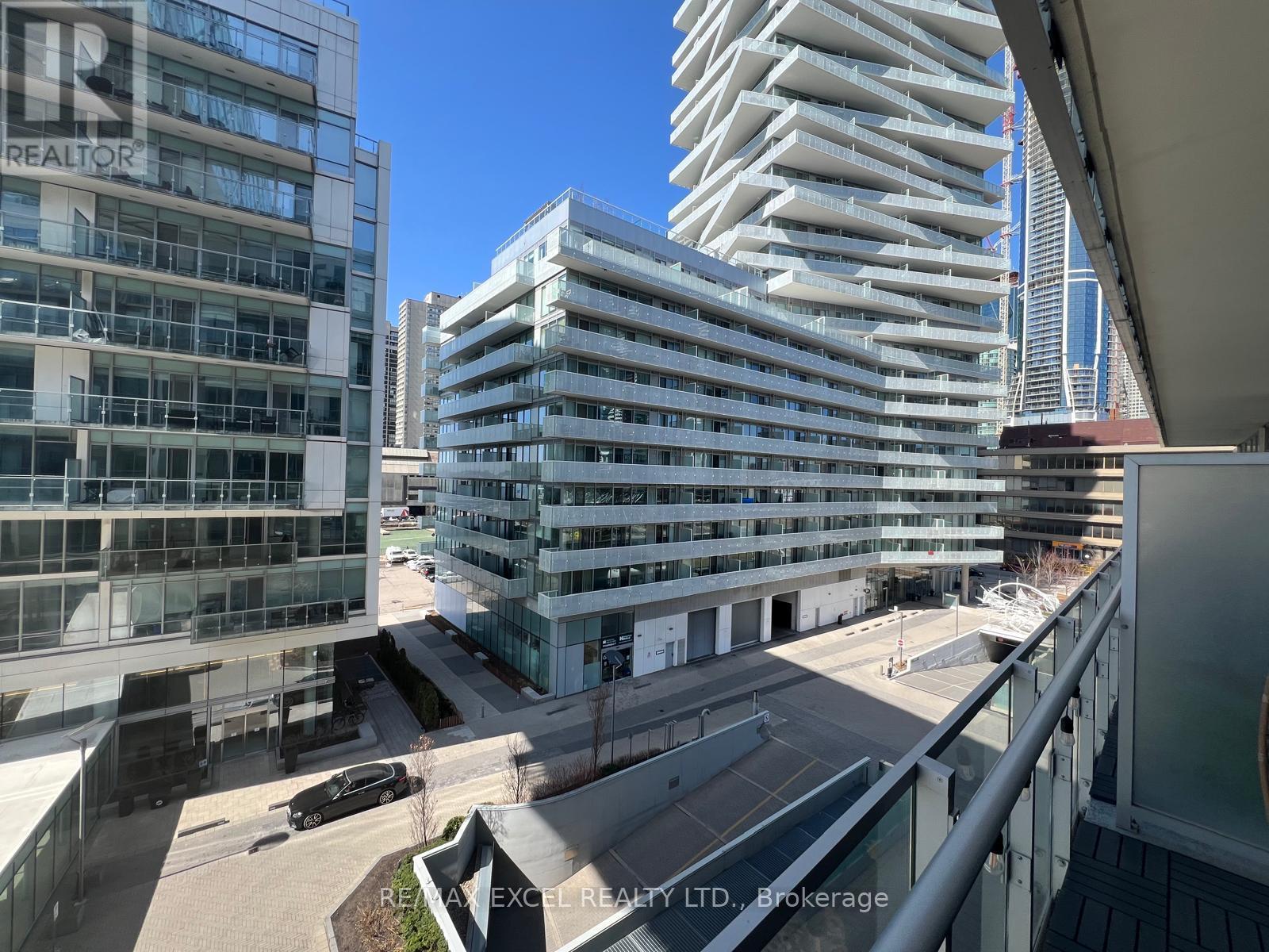 528 - 29 Queens Quay E, Toronto, Ontario  M5E 0A4 - Photo 10 - C12154474