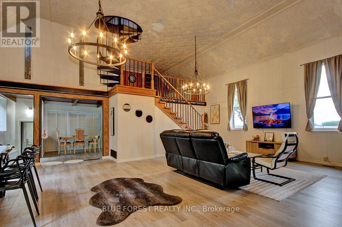Photo 11 of 50 for 8198 Littlewood Drive