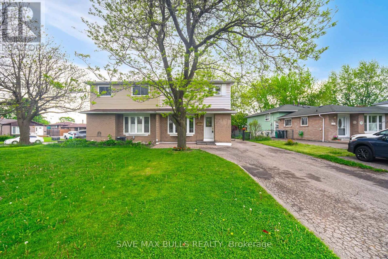 41 Glenmore Crescent, Brampton, Ontario  L6S 1H9 - Photo 2 - W12171295