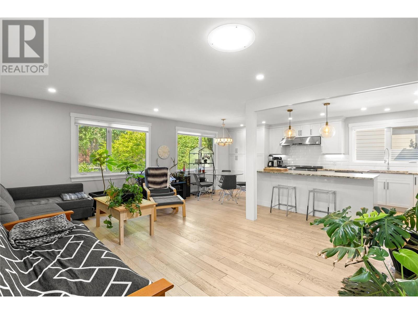Property at 624 Armour Crescent image 1