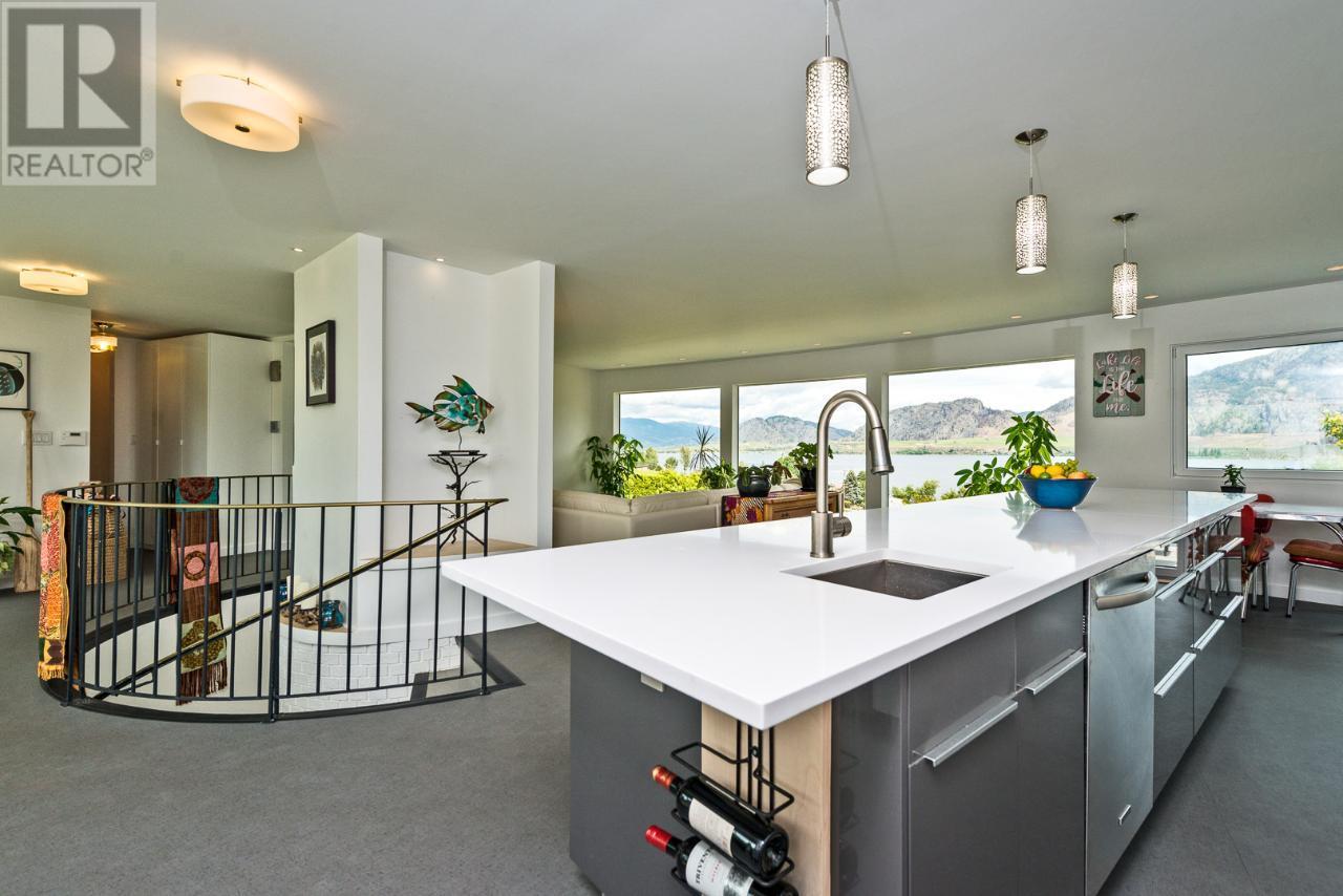 Property at 10215 87TH Street image 5