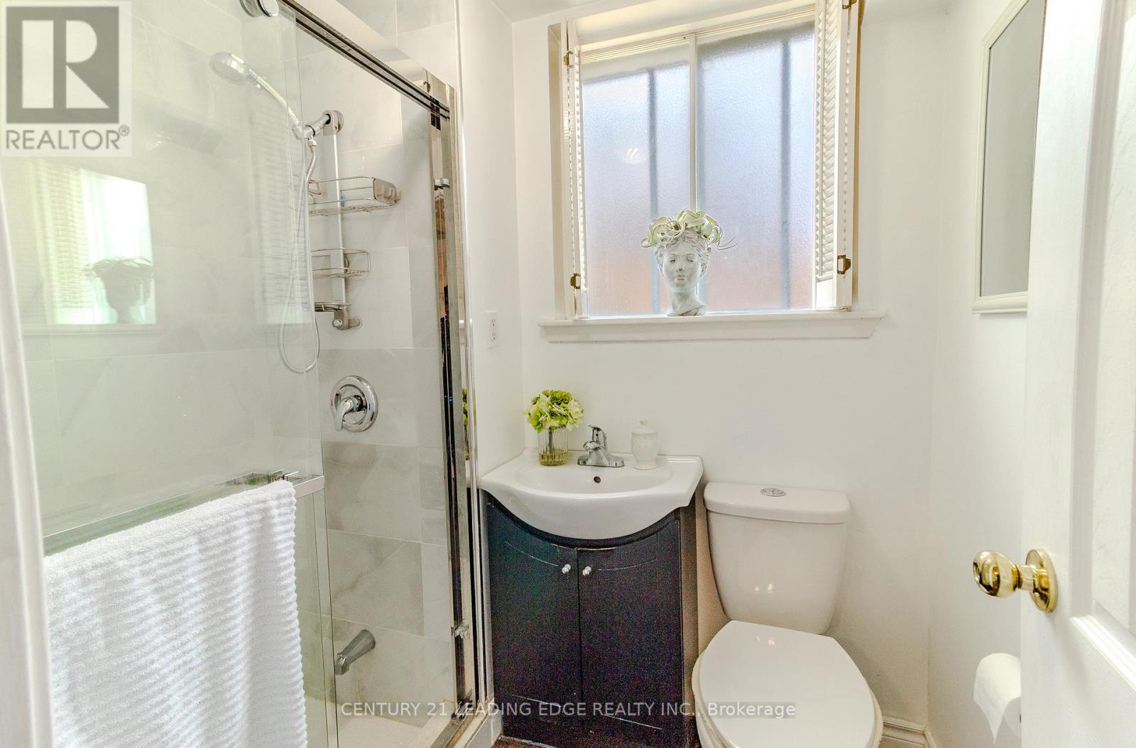 6 Jubilee Court, Brampton, Ontario  L6S 2H2 - Photo 27 - W12172774