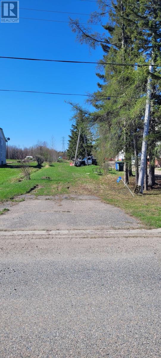 479 Main Street, Smooth Rock Falls, Ontario  P0L 2B0 - Photo 2 - T12173379